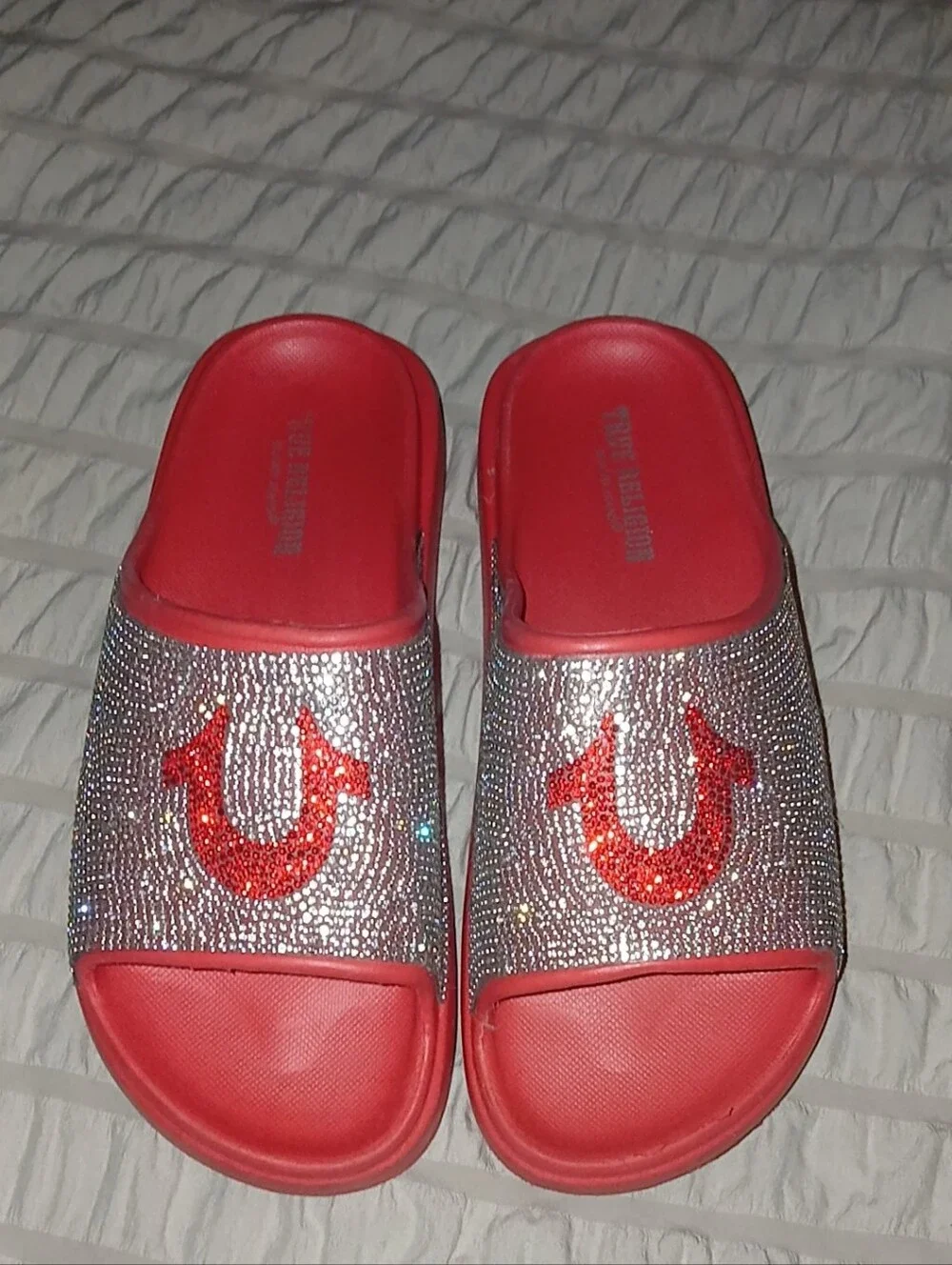 Womens Size 8 True Religion Rhinestone Slides (Red)